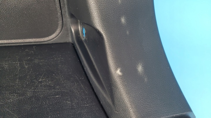TOYOTA RAV4 V 19R PROTECTION COLLECTEUR GARNITURE COUVERCLES DE COFFRE DROITE 64730-42140