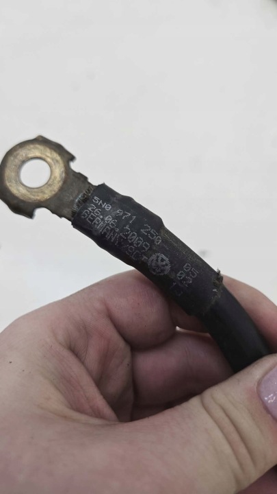 FIL MASSIQUE SERRE-CÂBLE VOLKSWAGEN AUDI SKODA SEAT 5N0971250