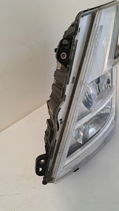 PHARE GAUCHE AVANT VOLVO FH5 FMX FM5 23752668
