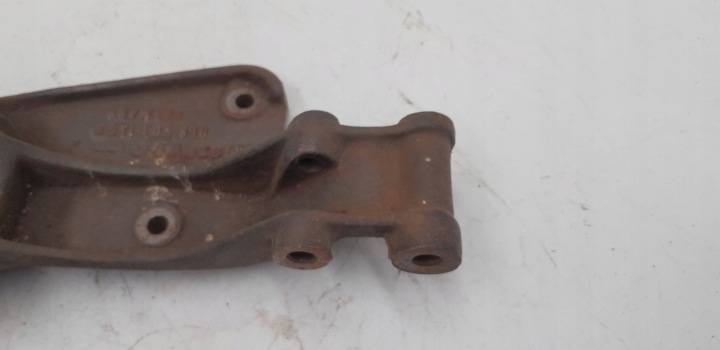 VOLKSWAGEN GOLF II T4 FIXATION ALTERNATEUR 068903145P