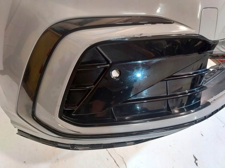 PARE-CHOCS CALANDRE VW GOLF VIII R-LINE 5H0 AVANT M197