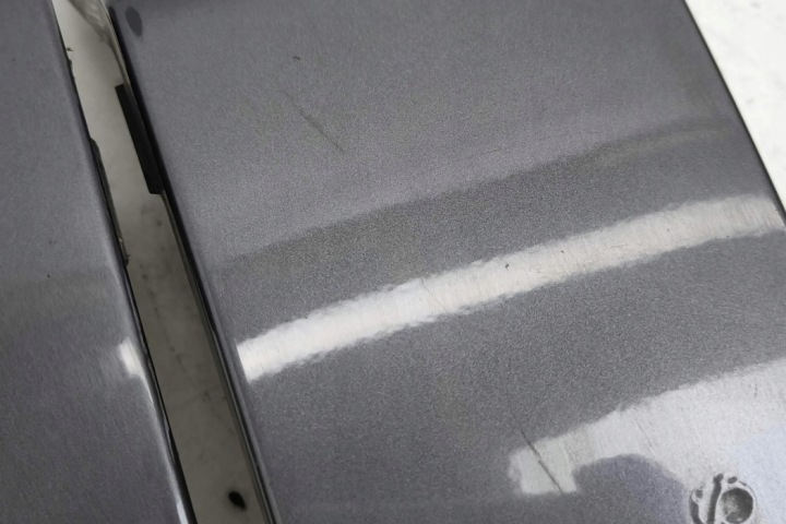 PROTECTION ARRIÈRE DROITE PHARES VOLVO XC60 8620819 2.4L DIESEL 2004