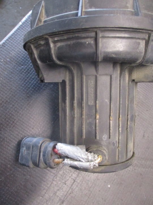 POMPE AIR SECONDAIRE 72273803 VOLSWAGEN BORA 88-05R