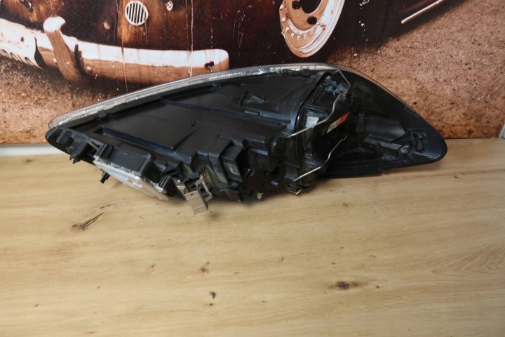 VOLVO C30 BI-XENON LIFT 31299818 GAUCHE LAMPA6