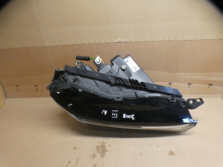 PROJECTEUR PEUGEOT 5008 3008 III DROIT GAUCHE 9861531580 9861531880