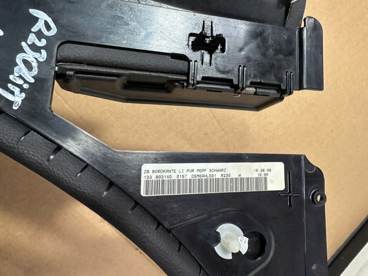 PROTECTION CHARNIÈRES GAUCHE CLAPET TOITS GAUCHE ARRIÈRE MERCEDES SL R230, W230 LIFT