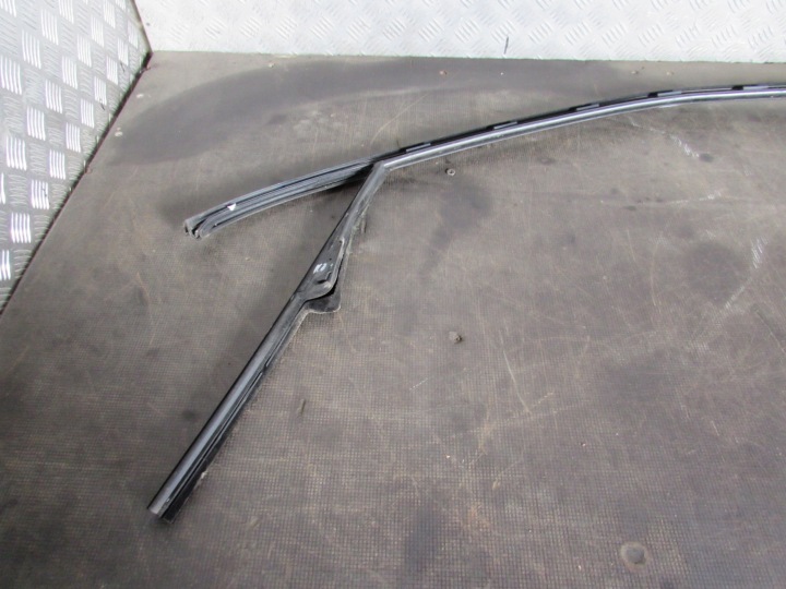 CHÂSSIS JOINT D'ÉTANCHÉITÉ PORTES DROIT AVANT 1K5837431 VOLKSWAGEN GOLF VI 09-14R.KOMBI
