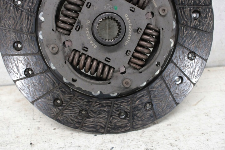 ENSEMBLE ADHÉRENCE AUDI 324033410 2.7L DIESEL 2005