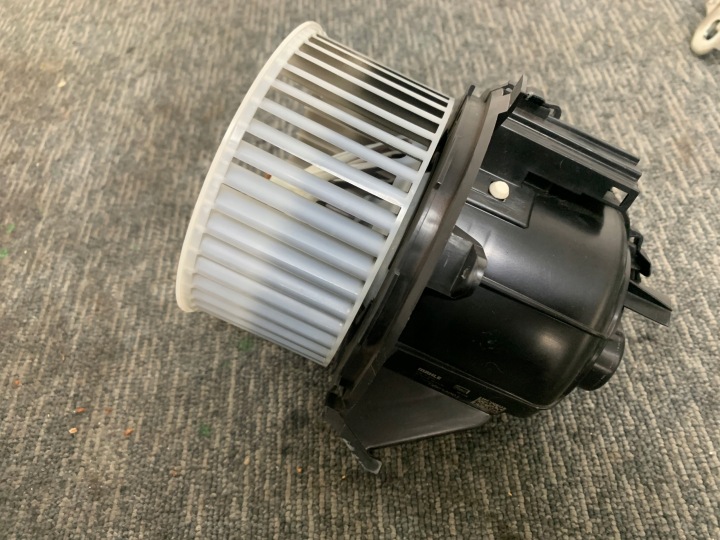 OPEL CROSSLAND X 1.2 THP AUTOMATE VENTILATEUR VENTILATEUR ORIGINAL