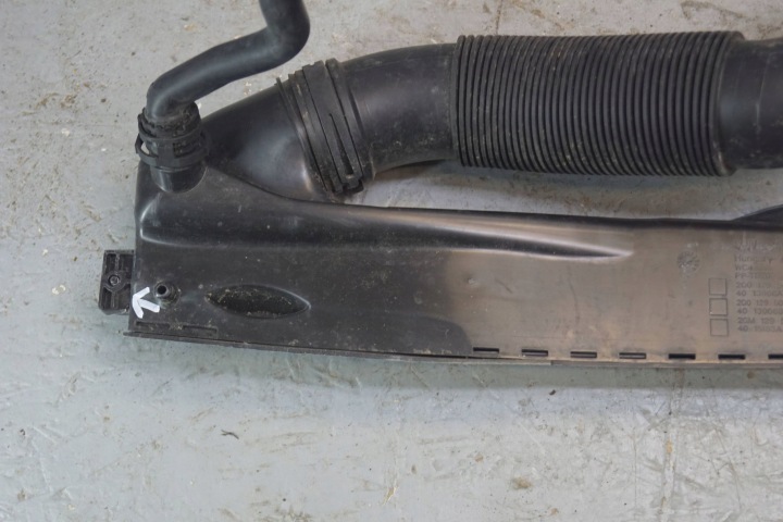 VW AUDI SKODA SEAT VOLANT CONDUIT D'AIR AIR 2Q0129509 (H180)