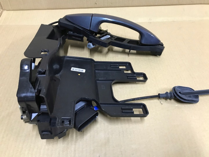 FIESTA MK7 LIFT 3D SERRURE DE PORTE POIGNÉE DROITE 4PIN
