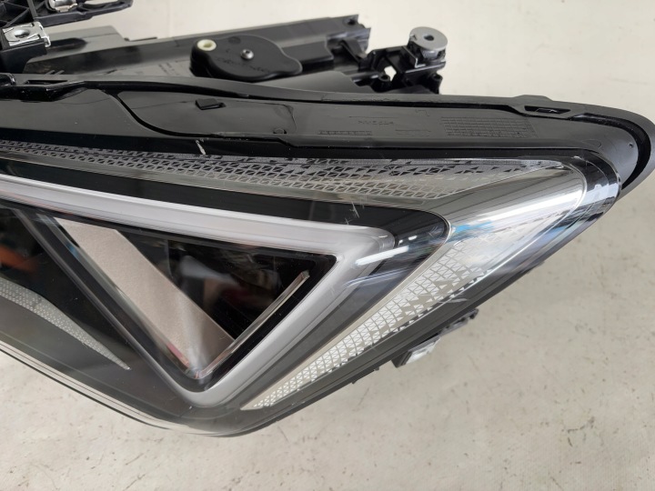 SEAT LEON IV CUPRA ANNÉE 2024- PHARE AVANT GAUCHE COMPLET LED 5FB941035C