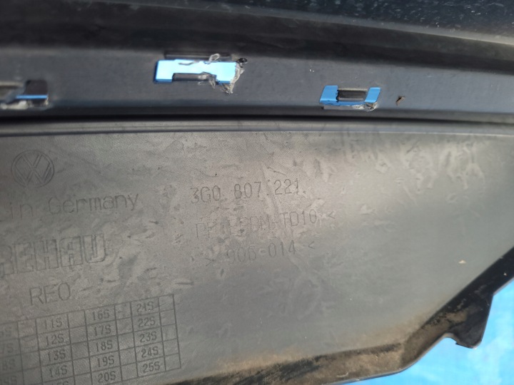 VW PASSAT B8 PARE-CHOCS AVANT AVANT 3G0807221 1982