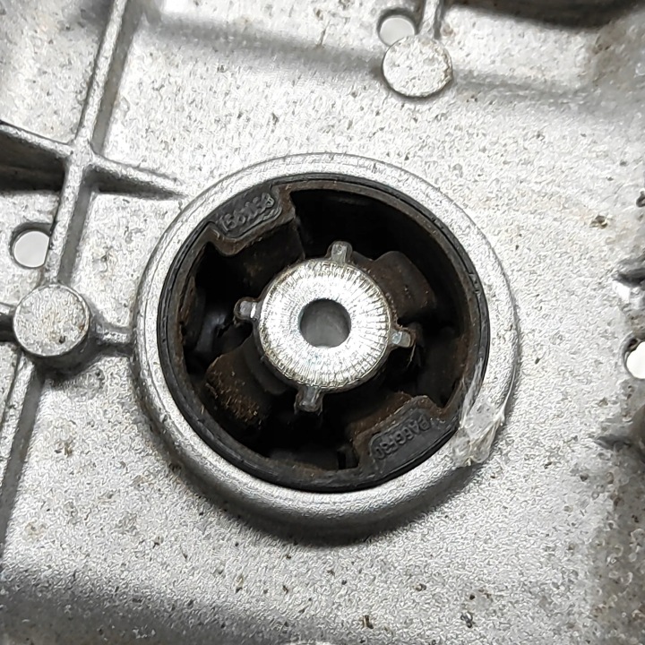 POIGNÉE SUPPORTS COMPRESSEUR CLIMATISATION BMW I4 (G26) 5A075D6 30114591 250KW