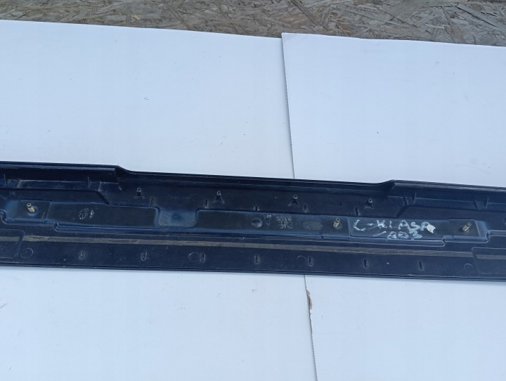 SPOILER COUVERCLES DE COFFRE ARRIÈRE A2037900188 MERCEDES W203