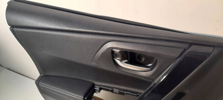 TOYOTA AURIS E18 COLLECTEUR PORTES AVANT GAUCHE 6777802280 (ET183)