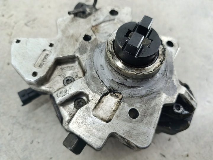 POMPE INJECTION KIA CEE'D I 33100-27400 0445010121 BOSCH 2.0 CRDI