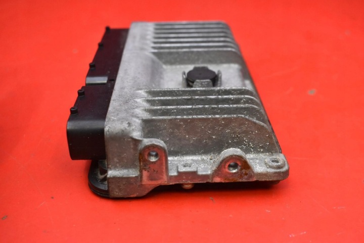 CONTRÔLEUR ORDINATEUR MOTEUR 89661-0U140 TOYOTA YARIS 3 III 1.5 VVT-IE 111 KM