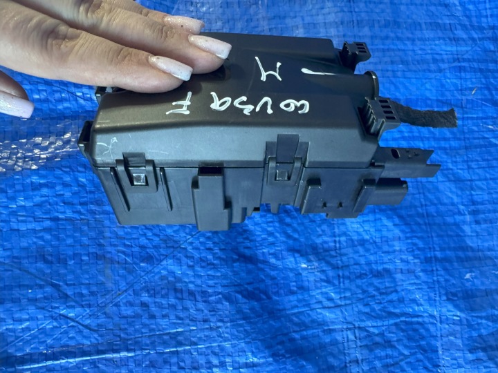 BOÎTE FUSIBLES OPEL CORSA F ELEKTRYK 9812661980