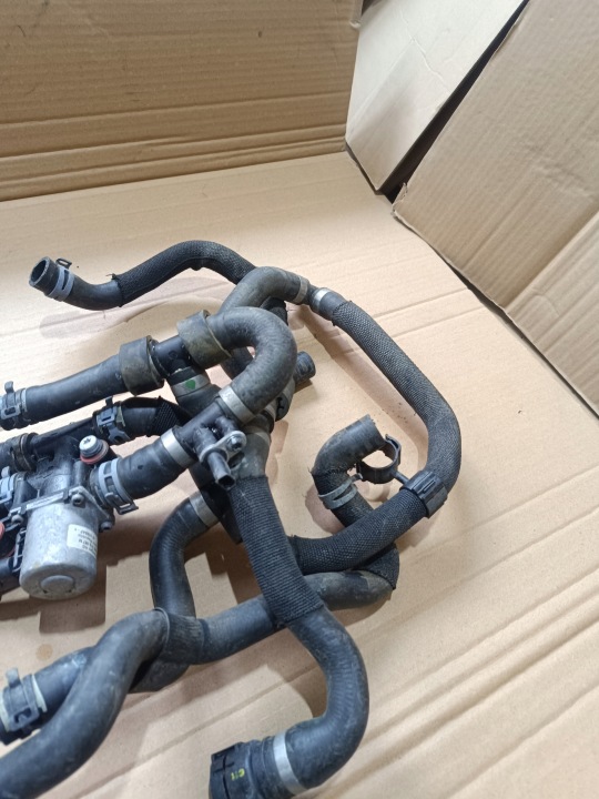 TUBES AQUATIQUE 4M0265372 4M0121485 4M0265374 4M0819067 CAYENNE 9Y Q7 Q8