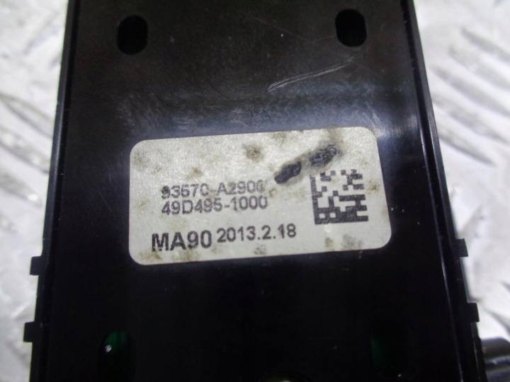 PANNEAU COMMANDE COMMUTATEUR VITRE GAUCHE KIA CEED 2 II 2012- 93570-A2900