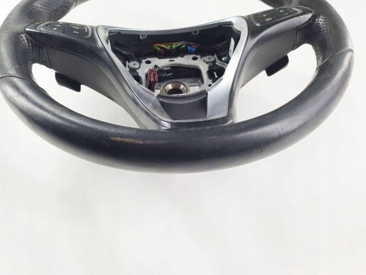 MERCEDES C CLASSE W205 15R VOLANT A0004602003