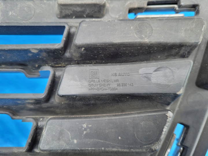 CHEVROLET TRAX GRILLE CALANDRE MOULURE CHROME PARE-CHOCS AVANT 95235143