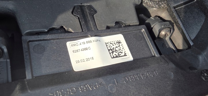 AUDI A4 B9 8W VOLANT MULTIFONCTIONNELLE AVEC LAMES 8W0419091AP
