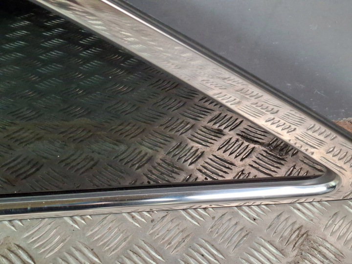 VITRE CARROSSERIE ARRIÈRE ARRIÈRE GAUCHE KIA CARENS IV