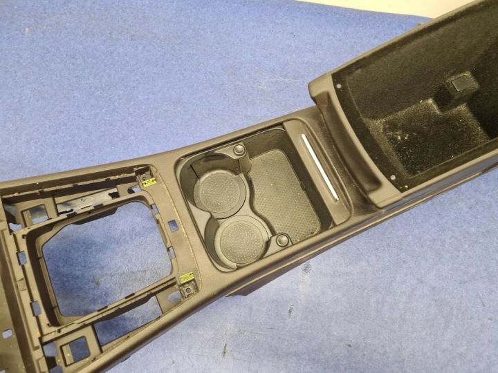 VW PASSAT B7 TUNNEL CENTRAL 3AB863243