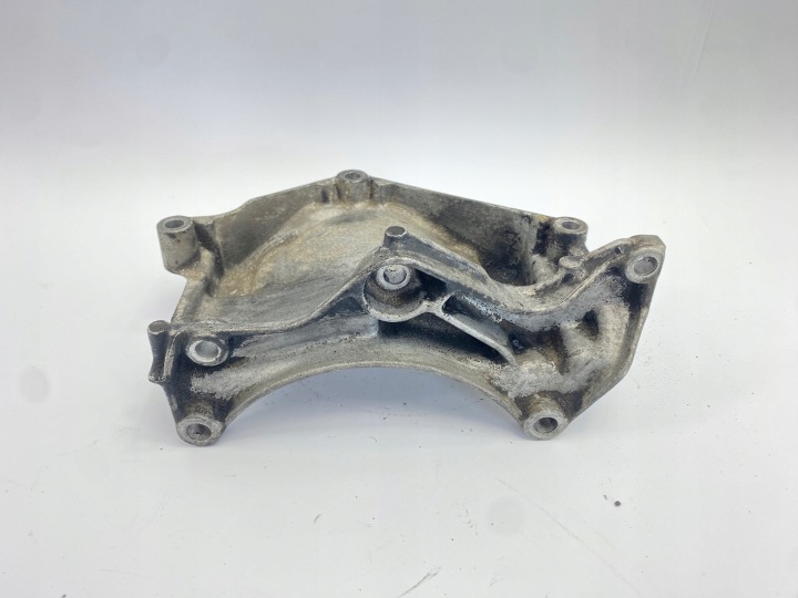 POIGNÉE FIXATION ALTERNATEUR MERCEDES W124 M111 E200 E220 220E 1111550135