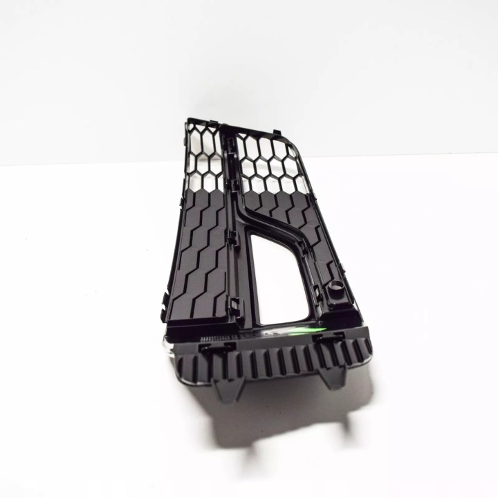 AUDI A4 B8 S4 GRILLE FEUX PRZECIWMGIELNEGO AVANT DROITE 8K0807682T01C