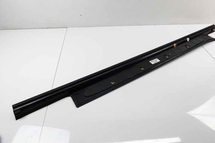 MERCEDES W209 CLK MOULURE SEUIL GAUCHE REVÊTEMENT SEUIL AVANT 2096800135