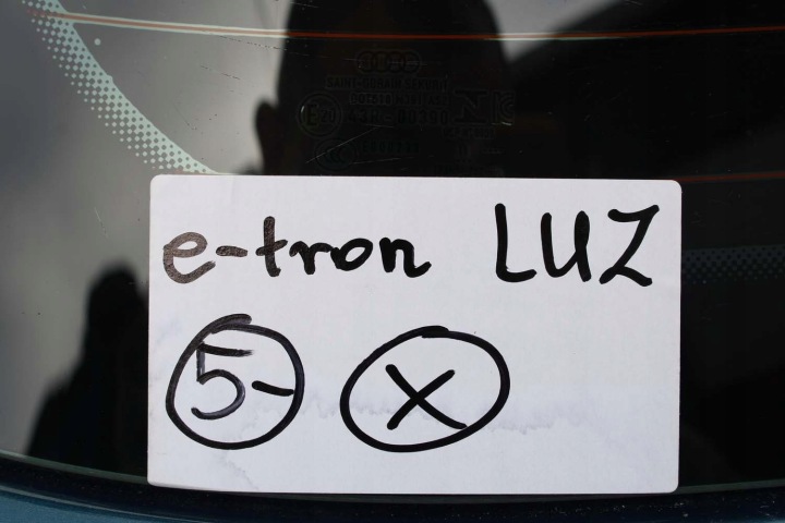 AUDI E TRON ARRIÈRE COUVERCLES DE COFFRE COUVERCLES DE COFFRE ARRIÈRE VITRE AS3 LV5Z S1S1 BLEU S1 V5