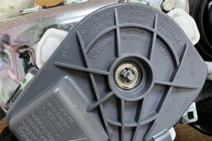 CEINTURE DE SÉCURITÉ AVANT DROIT MERCEDES-BENZ C (W204) A2048604686 2.1L