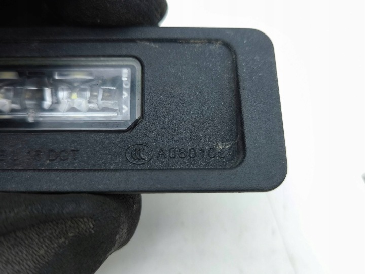 VOLVO S90, V90 2018 AMPOULE CADRE DE PLAQUE D'IMMATRICULATION A080105