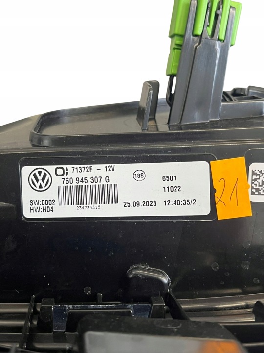 PHARE ARRIÈRE CACHE VW 760945307G