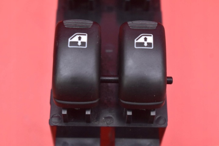 PANNEAU COMMANDE VITRE EUROPE 93570-26100 HYUNDAI SANTA FE 1 I SM 00-04