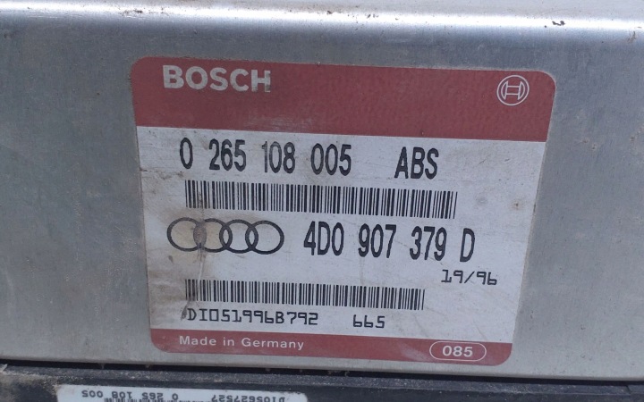 1994 VOLKSWAGEN PASSAT B4 CONTRÔLEUR ABS 4D0907379D