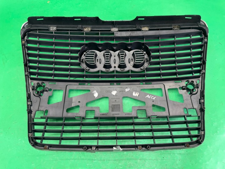 GRILLE CALANDRE RADIATEUR CHROME INSIGNE 4F0853651 AUDI A6 C6 04-08