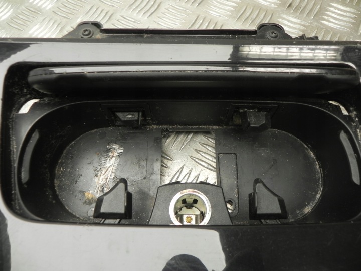 POIGNÉE SUR BOISSONS BMW 5 GRAN TURISMO 2010 9142165