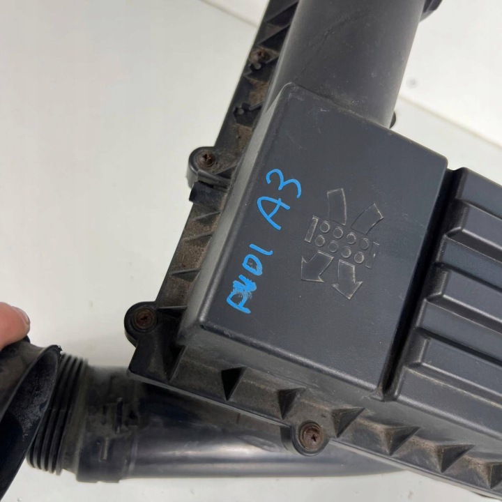 AUDI A3 8P 1.9TDI CHÂSSIS FILTRE AIR OE 3C0129601CA