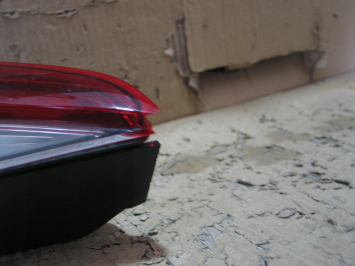 PHARE ARRIÈRE LED GAUCHE DANS COUVERCLE DE COFFRE SKODA OCTAVIA 4 IV UNIVERSEL 5E7945307 ORIGINAL