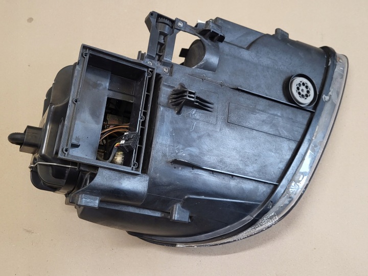PHARE PROJECTEUR GAUCHE AVANT XÉNON PORSCHE CAYENNE 7L OE EUROPE