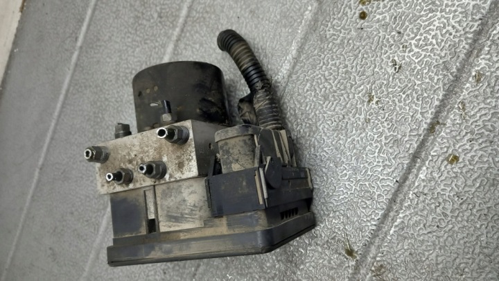 POMPE ABS MAZDA 3 BK 1.6B 05R 3M51-2C405-EA