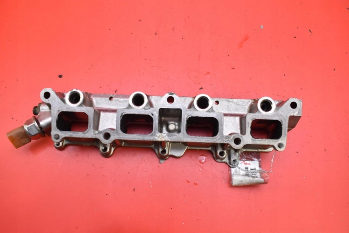 MOULURE INJECTION COLLECTEUR ADMISSION GK284AHB SKODA OCTAVIA 2 II 1.4 TSI 122 KM