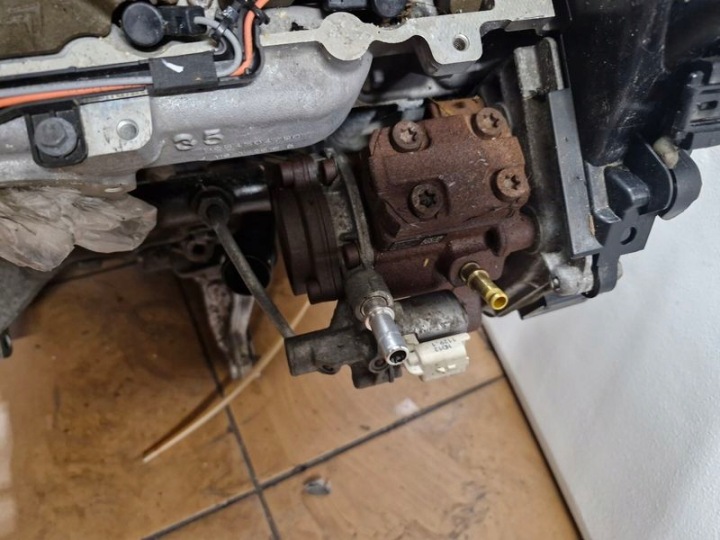 CITROEN C4 PICASSO 2 II PSA 1.6 HDI E-HDI MOTEUR POTEAU 9H05 10JBEY