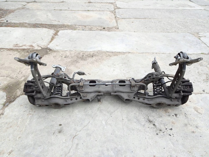 POUTRE ARRIÈRE SUSPENSION JEU OPEL INSIGNIA B HAYON