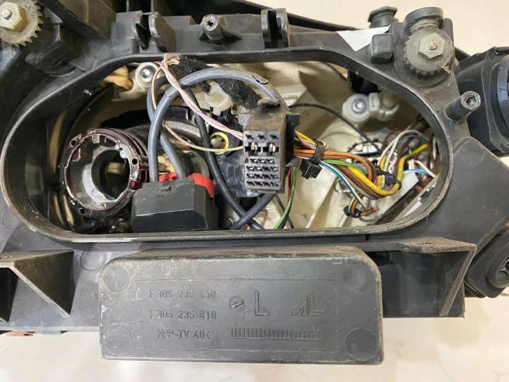 VW SHARAN MK2 LIFT (00-08R) PHARE GAUCHE PROJECTEUR GAUCHE AVANT AVANT XÉNON
