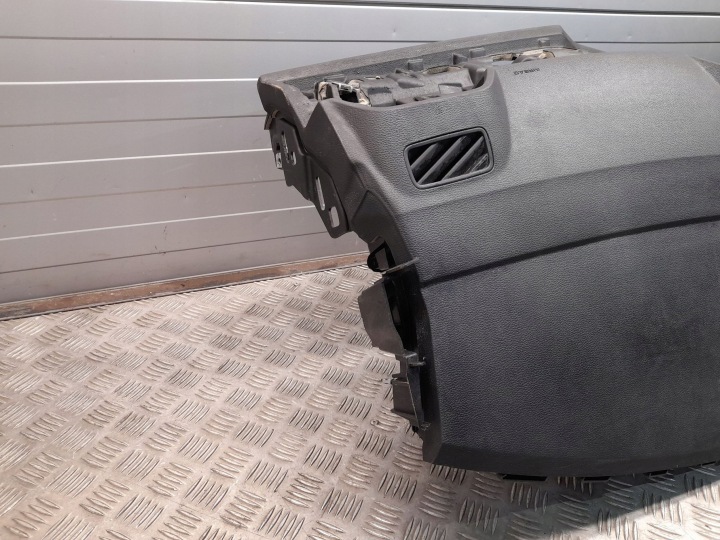 AUDI Q3 F3 2020 DESKO CONSOLE COCKPIT